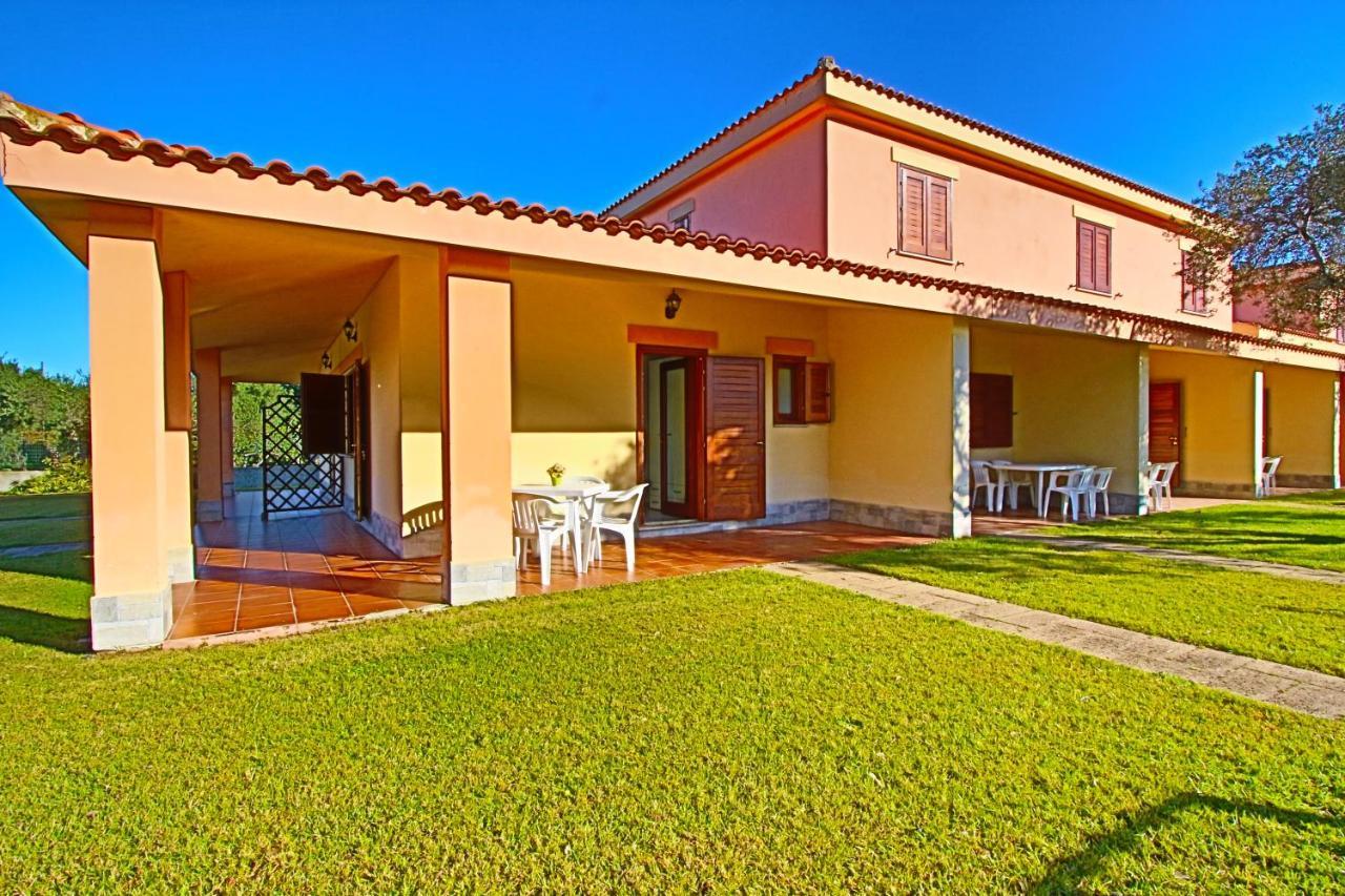 Residence Li Menduli San Teodoro  Exterior foto